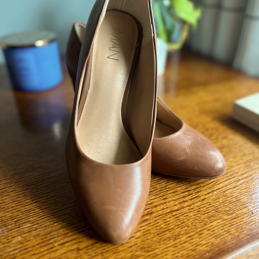 Imán platinum collection leather pumps